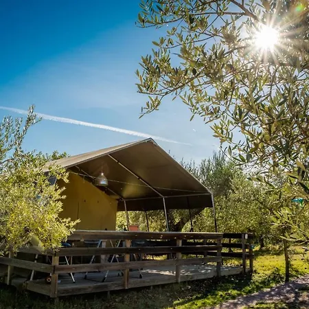 Holidays - Pian Di Boccio Роскошный шатер *