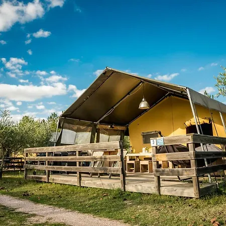 Holidays - Pian Di Boccio Роскошный шатер